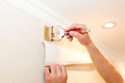 Pose de papier peint à Brie — revêtements muraux et toiles de verre